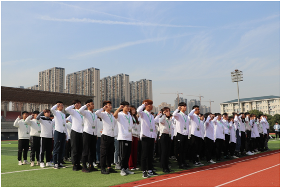 武汉东湖学院自考本科助学班举行主题升国旗仪式活动